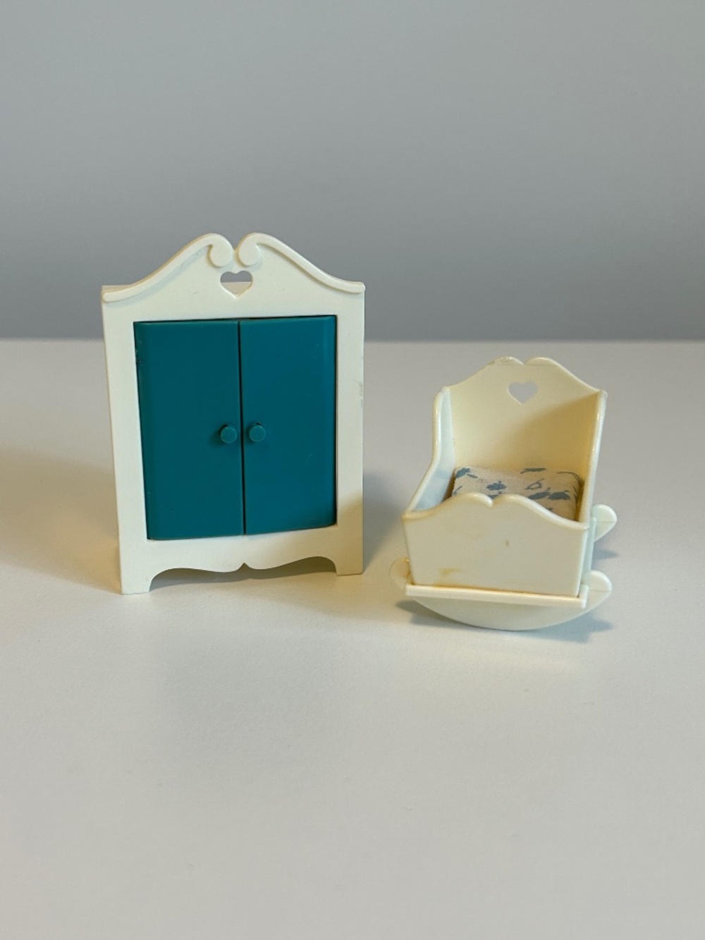 Vintage 70s 80s Fisher Price Dollhouse Decorator Set #257 Baby's Room (18b)